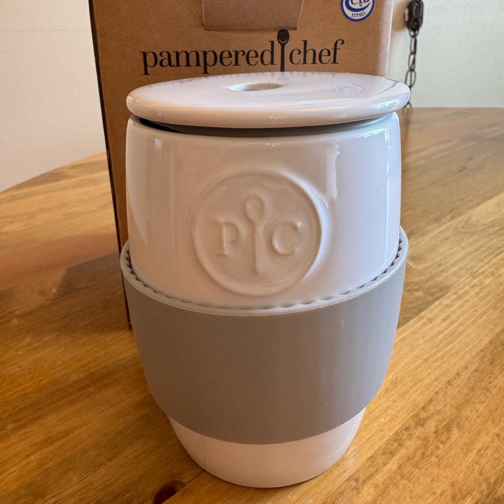 Pampered Chef Ceramic Egg Cooker